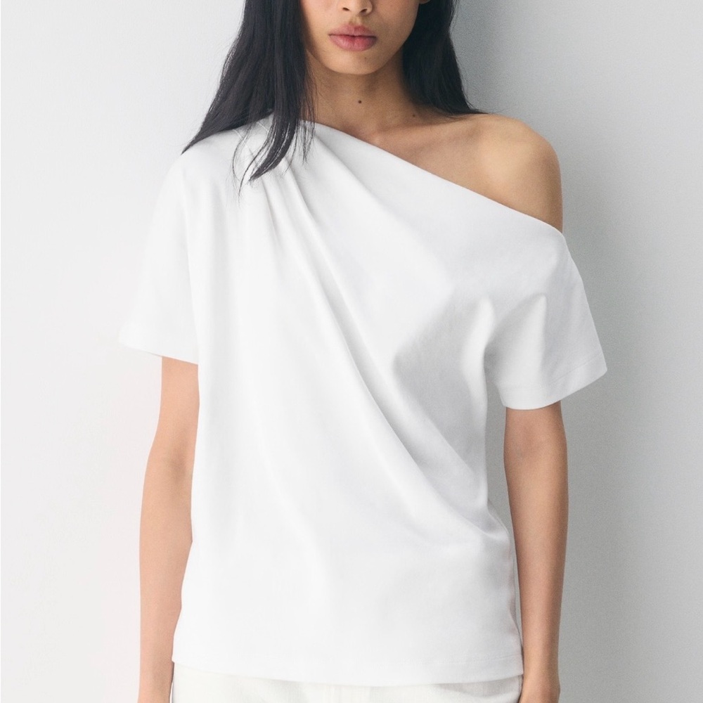 Aritzia White Off-Shoulder Short Sleeve Top